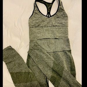 Victoria’s Secret PINK workout set